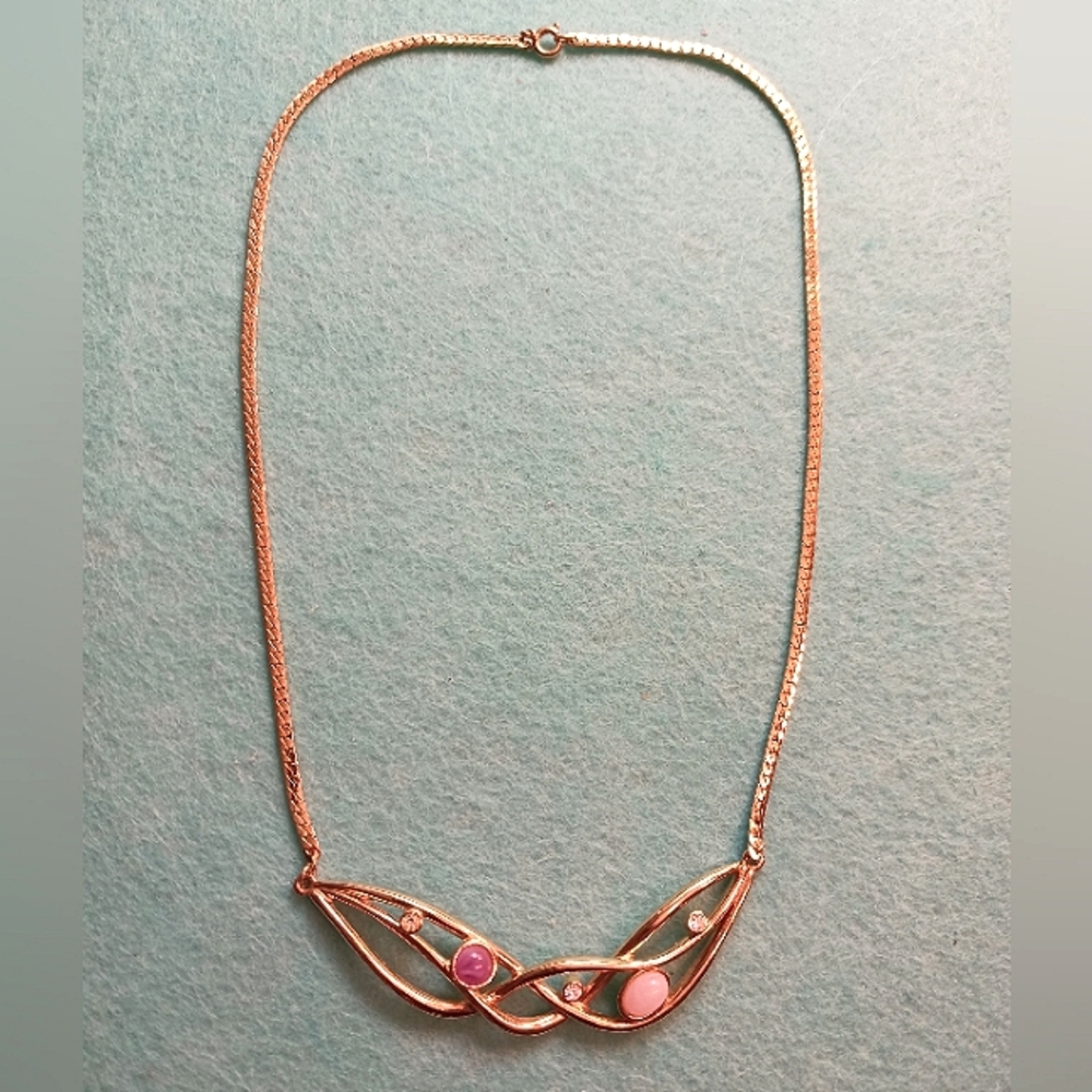 Vintage AVON Necklace,  Excellent Condition,  Unmarked